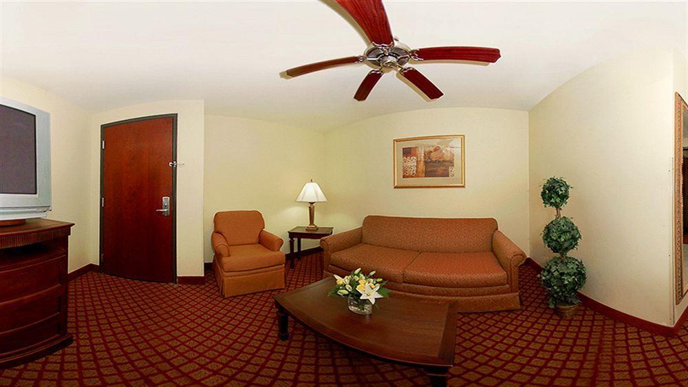 Comfort Suites Yukon - SW Oklahoma City Bagian luar foto