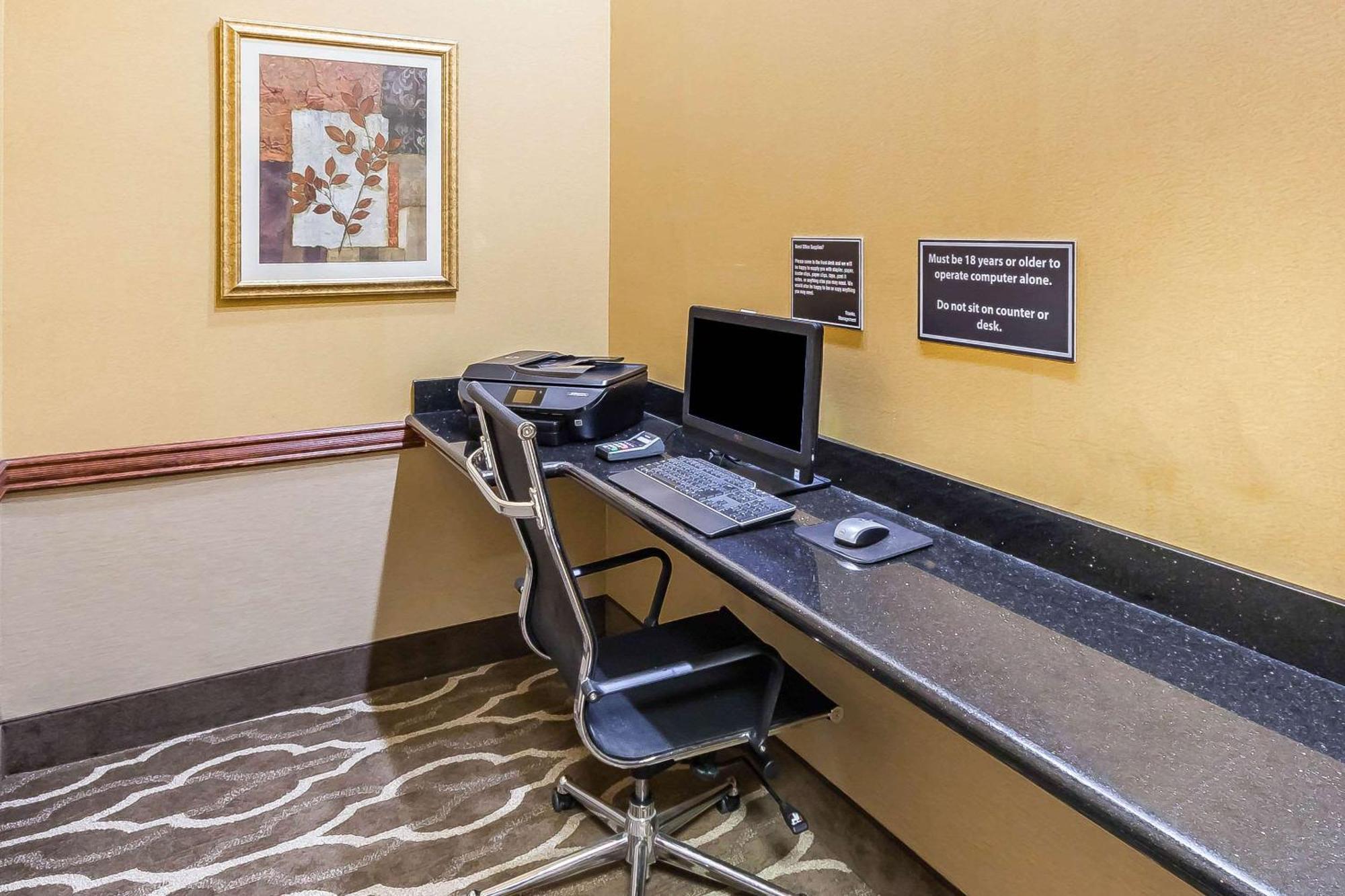 Comfort Suites Yukon - SW Oklahoma City Bagian luar foto