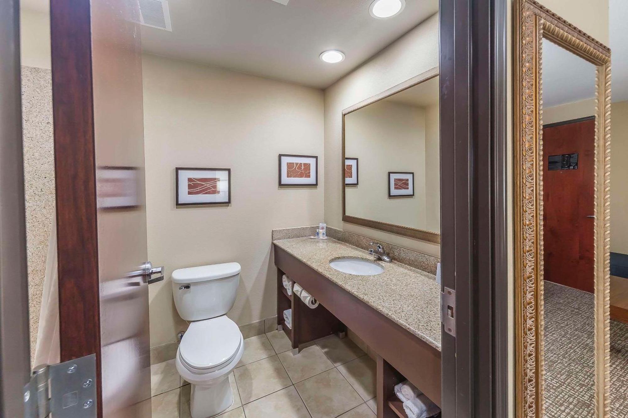 Comfort Suites Yukon - SW Oklahoma City Bagian luar foto