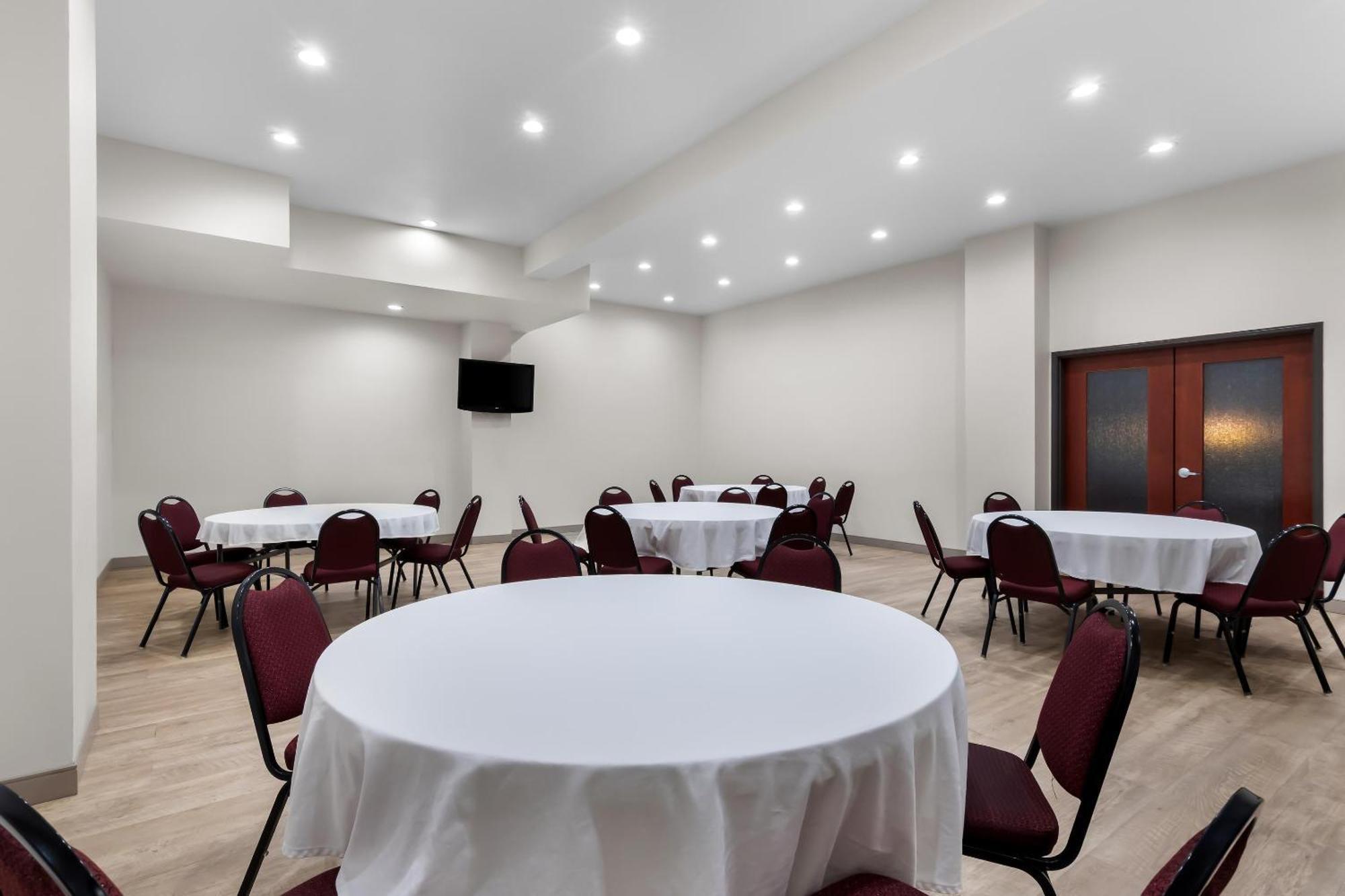 Comfort Suites Yukon - SW Oklahoma City Bagian luar foto