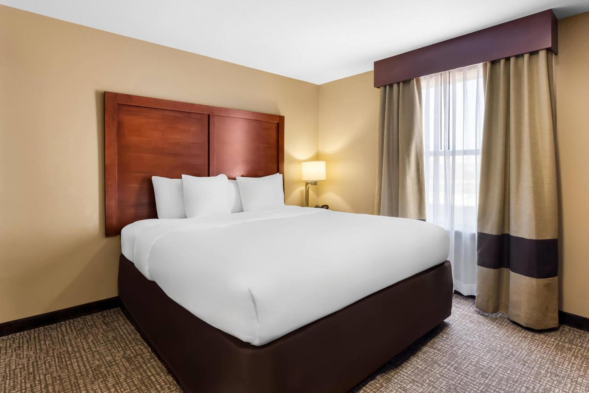 Comfort Suites Yukon - SW Oklahoma City Bagian luar foto